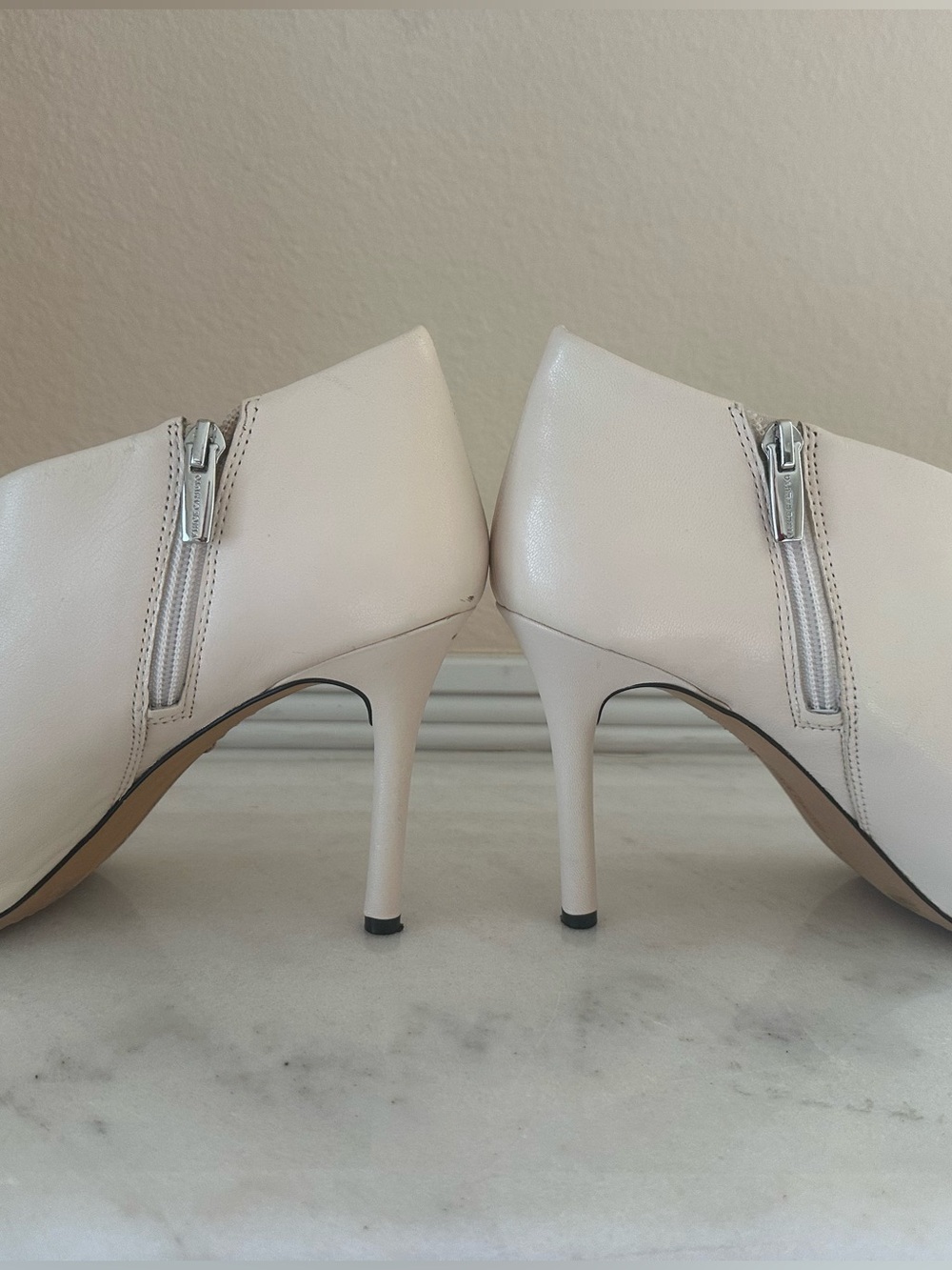 Vince Camuto Ivory Peep Toe Booties Heels Leather Side Zip - Picture 12 of 16